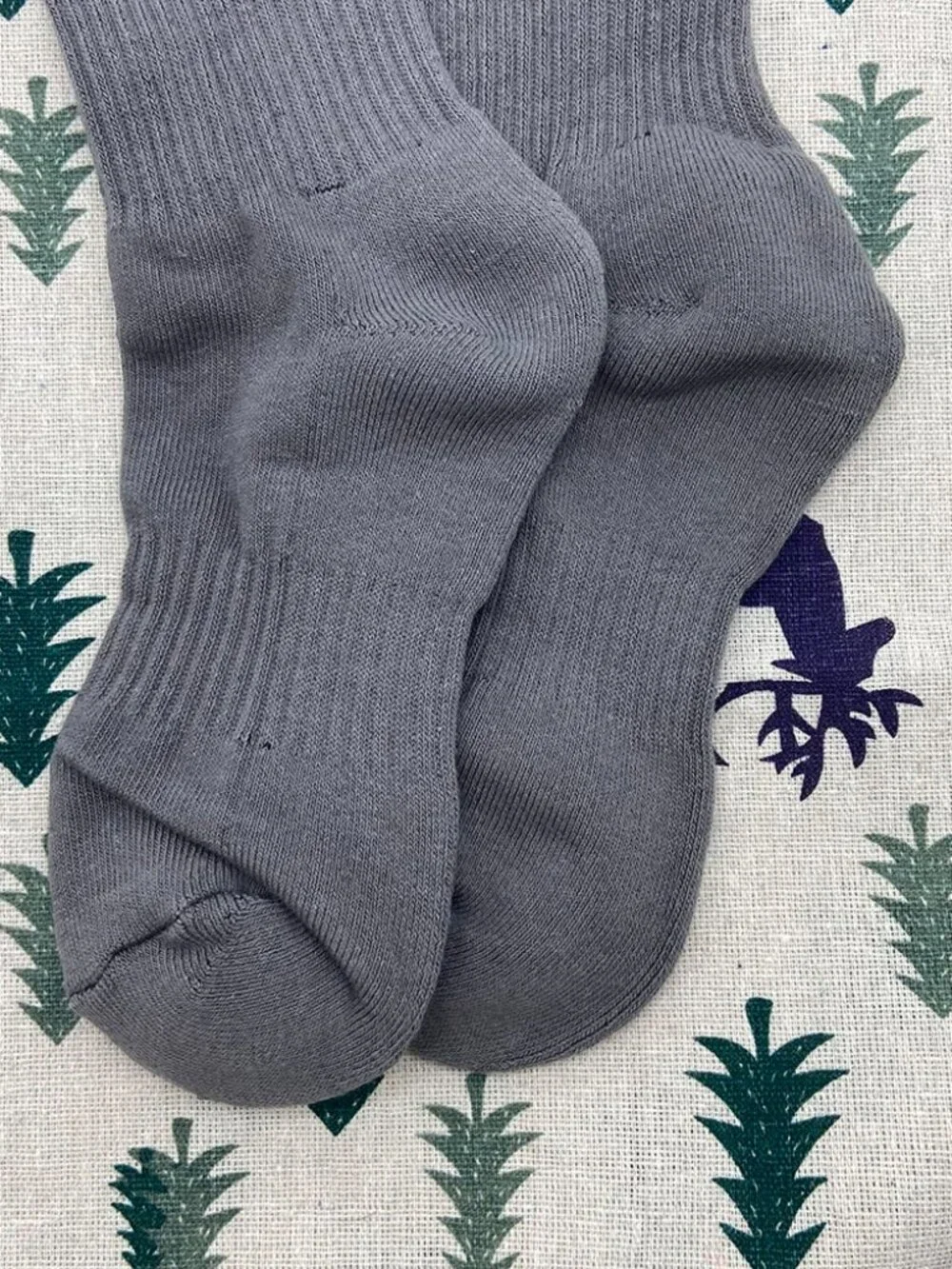 Gallery Dept Black Logo Embroidered Dark Gray Cotton Sports Socks